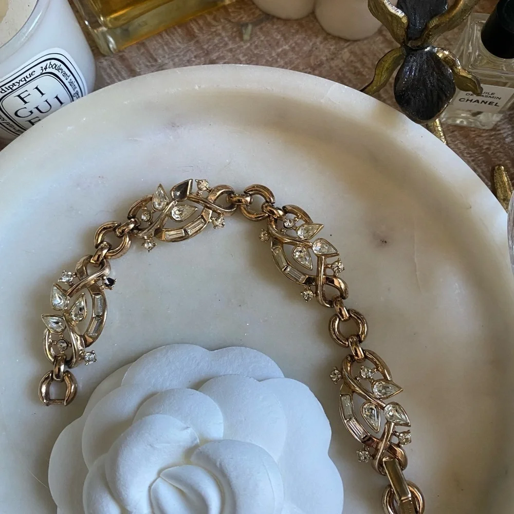𝅺breathtaking vintage Trifari gold tone bracelet_4